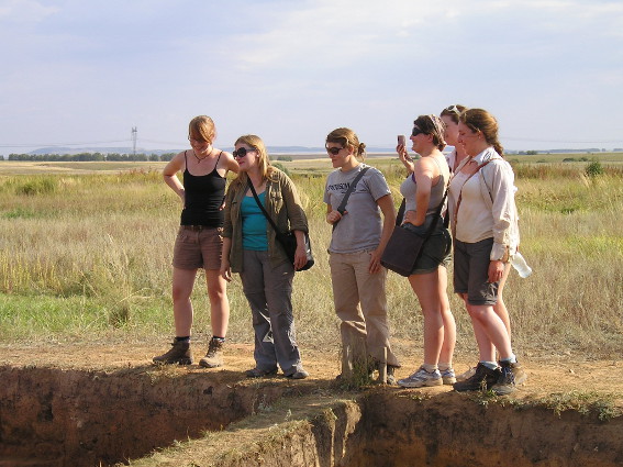 Discussing excavation progress